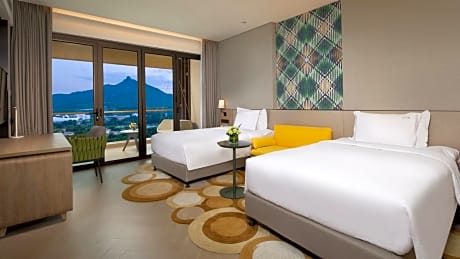 Twin Room with Mountain View - Non-Smoking