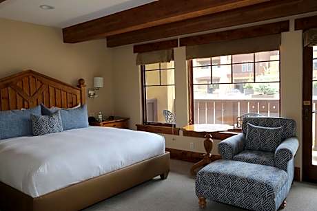 Deluxe One Bedroom Suite