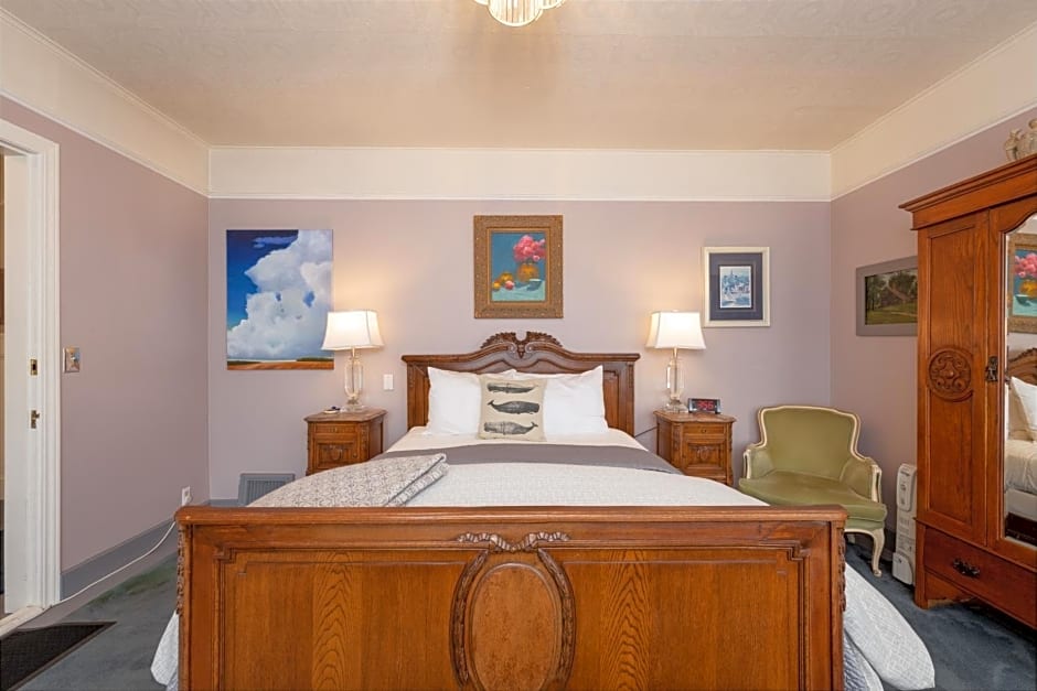 Nantucket Whale Inn, Half Moon Bay