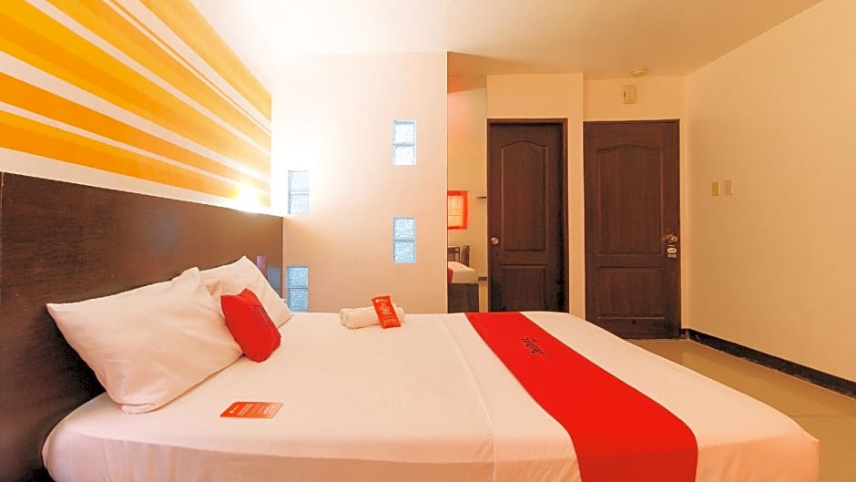 RedDoorz @ EL Runway Hotel Bulacan