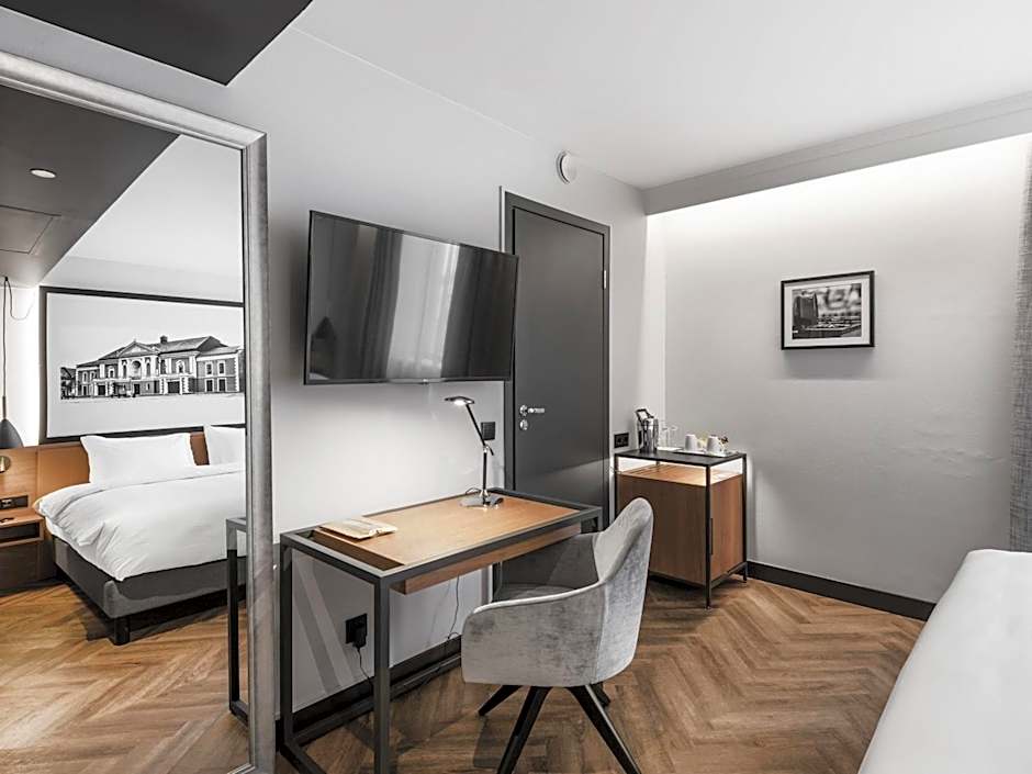 MERCURE KLAIPEDA CITY HOTEL, Meetings, Events, Restaurant & Bar - Accor Group, Pet Stay FREE