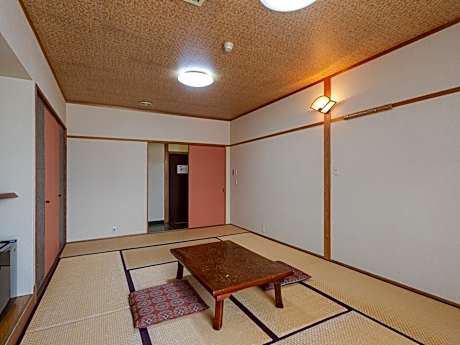 Quadruple Room with Shared Bathroom