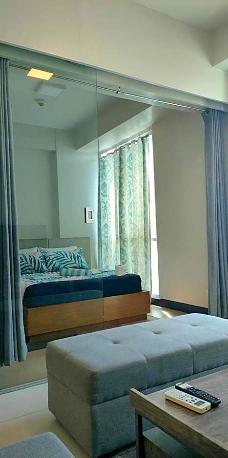 Mactan Newtown 8Newtown Boulevard Beach Condo RM9