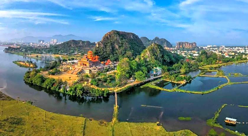 Waikiki Beach Hotel Da Nang