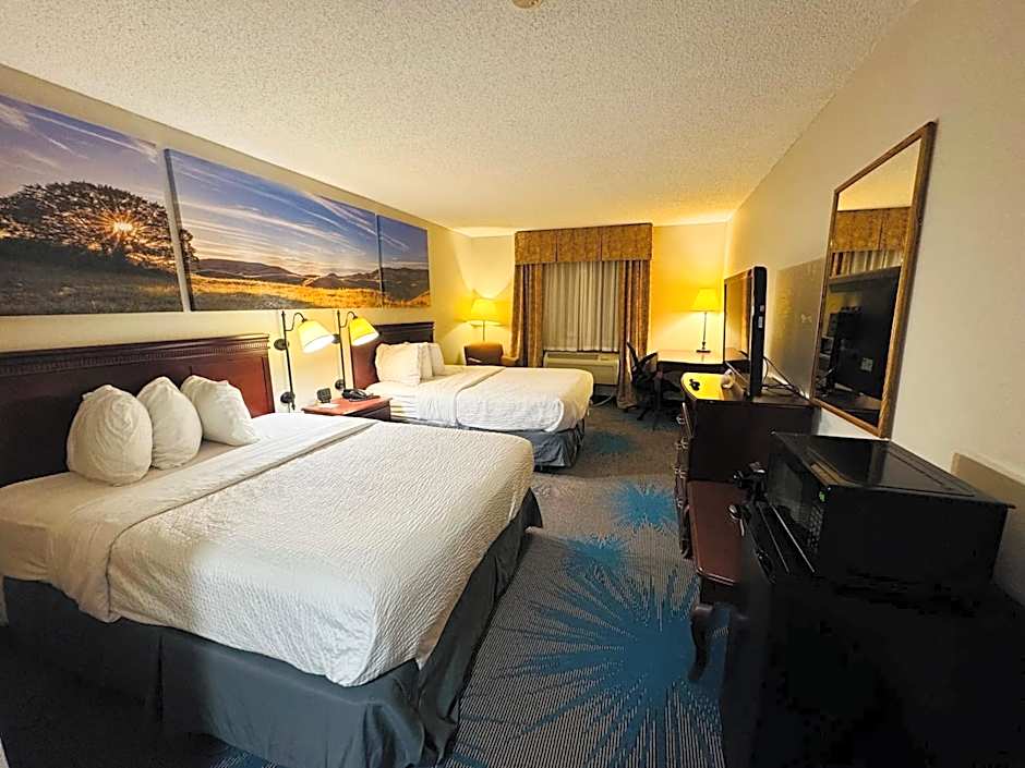 Days Inn by Wyndham Sturgis