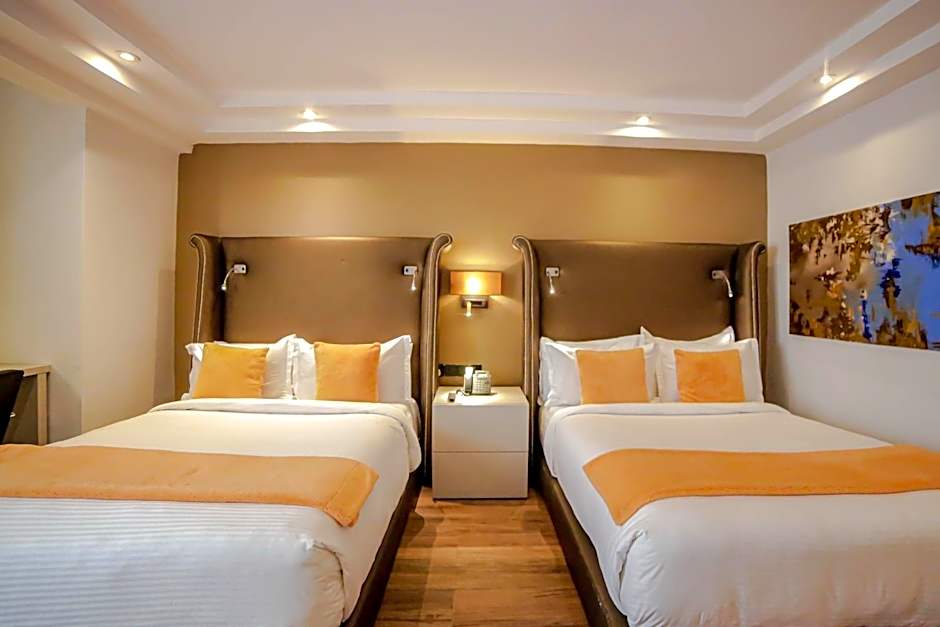 Victoria Crown Plaza Hotel