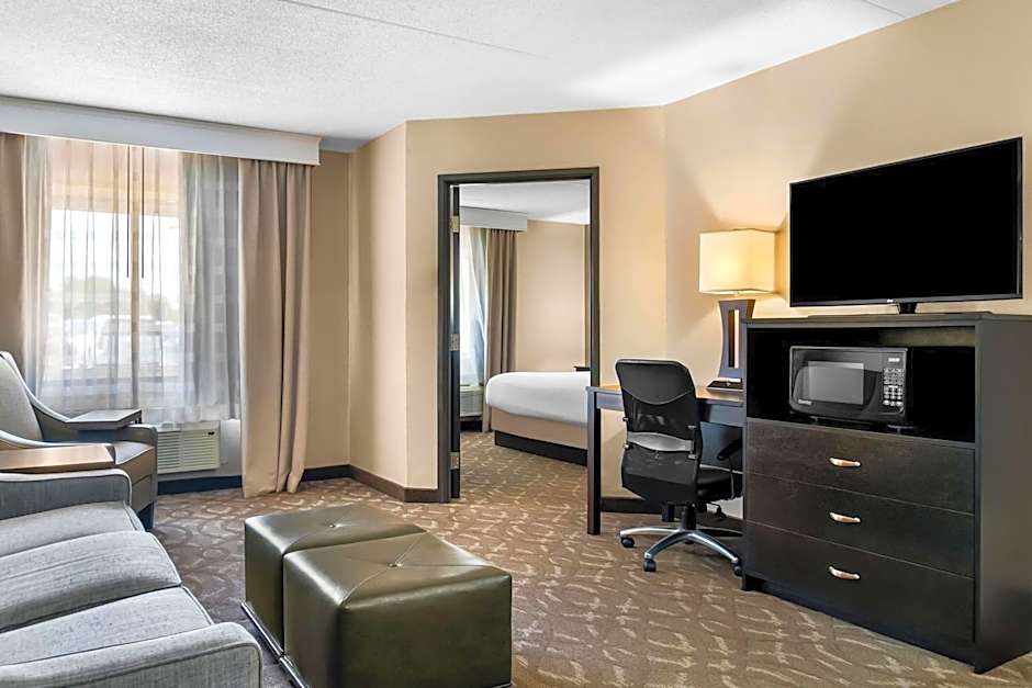 Best Western Okemos/East Lansing Hotel & Suites
