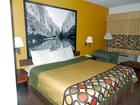 King Room - Mobility Access/Smoking
