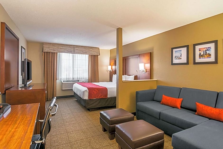 Comfort Suites Grayslake near Libertyville North