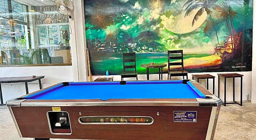 Eclipse Hostel and Bar