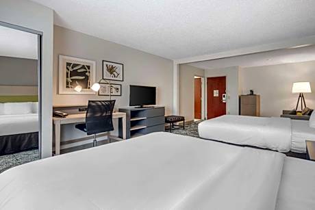Queen Suite with Two Queen Beds and Sofa Bed - Non-Smoking
