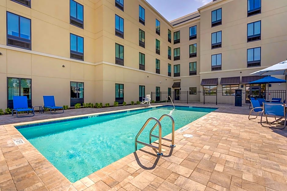 Comfort Suites Orlando Lake Buena Vista