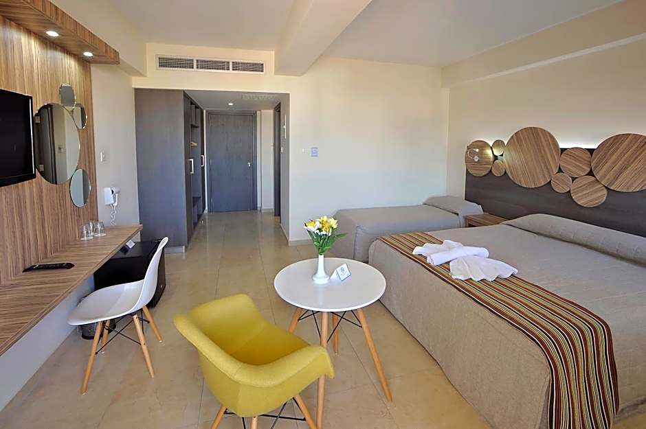 Nelia Beach Hotel & Spa