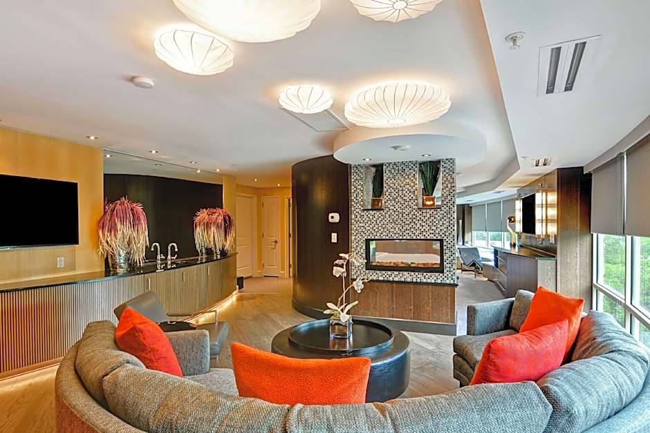 Photo 1 of 6 of Executive 1 King Bed Suite