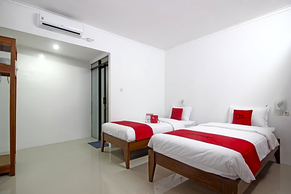 RedDoorz @ Jalan Ringroad Selatan