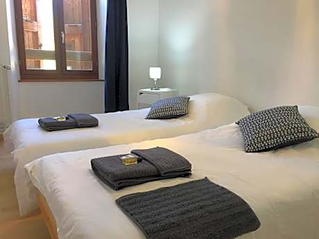 Twin Room with Mountain View