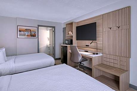 Accessible Queen Room with Two Queen Beds - Pet Friendly/Non-Smoking