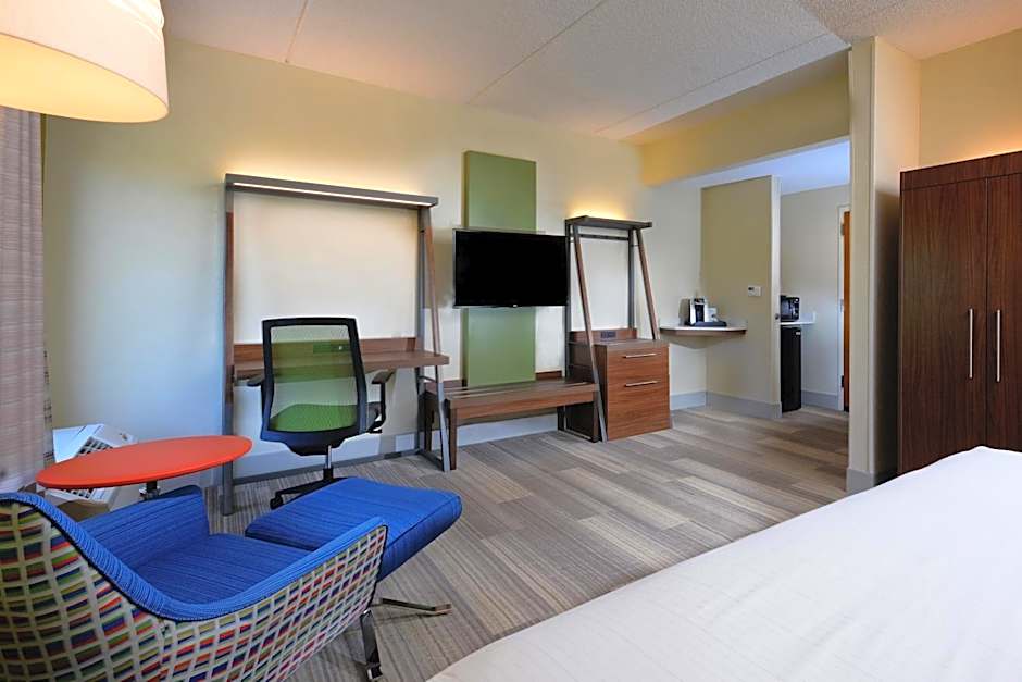 Holiday Inn Express Hotel & Suites Research Triangle Park By IHG
