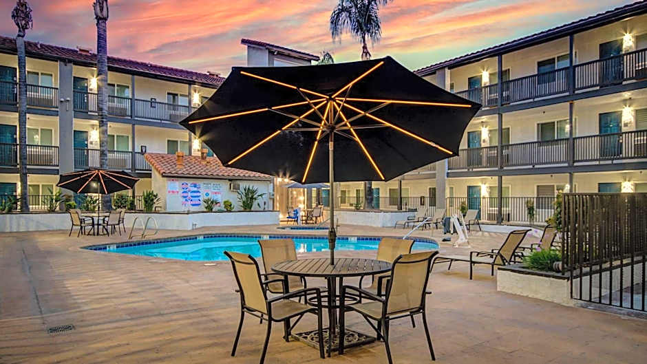 Studio 6 Ontario CA Convention Center Airport