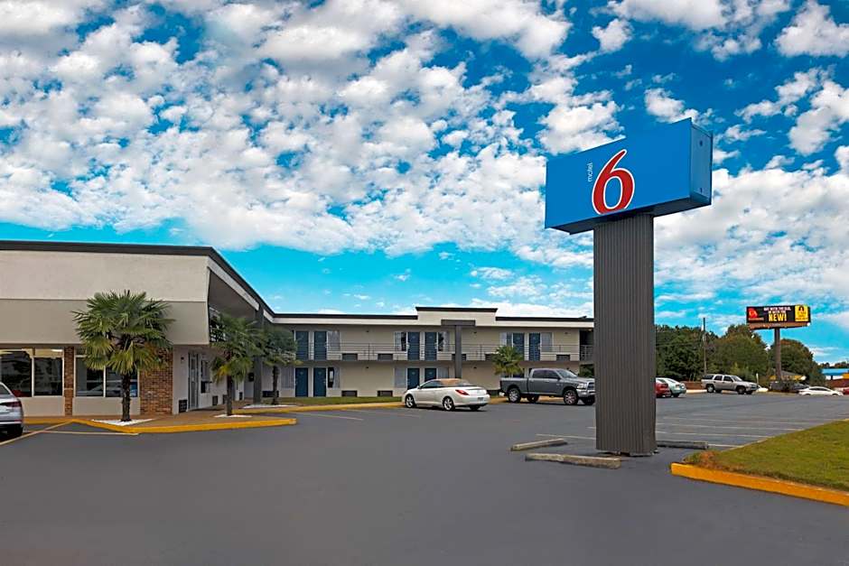 Motel 6 McDonough, GA