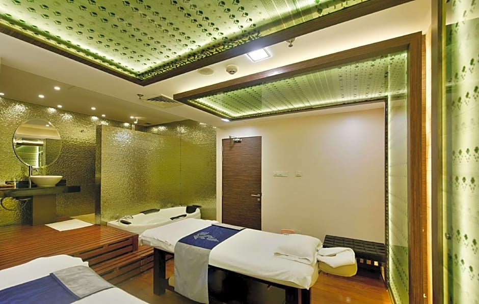 Radisson Blu Dhaka Water Garden