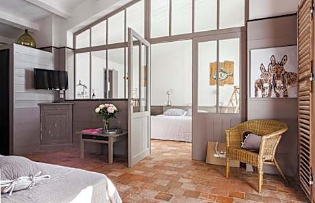 Family Room (2 Adults + 2 Children)