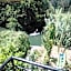 Georgina Apartments-pool-river-sea 5'