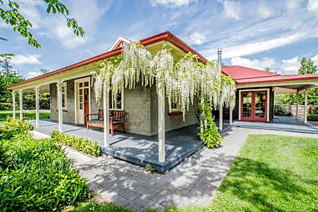 Hartley Homestead Boutique Bed & Breakfast