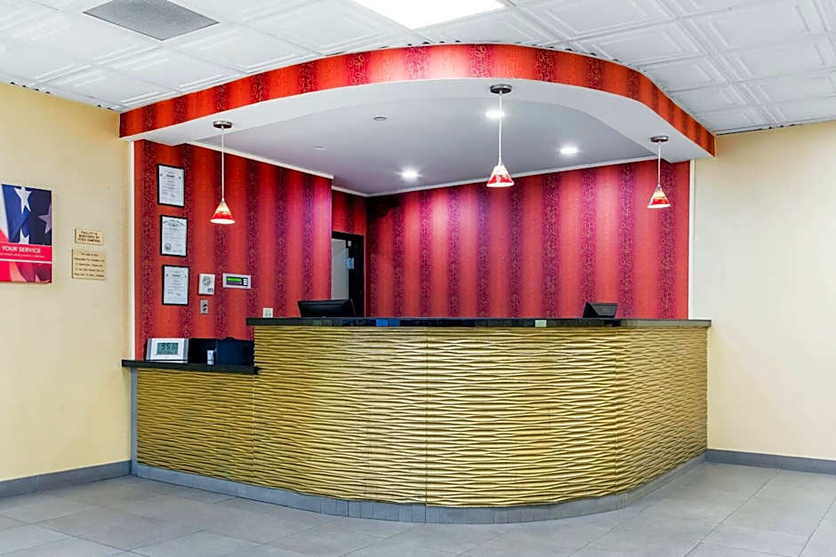 Quality Inn & Suites Charleston - Civic Center