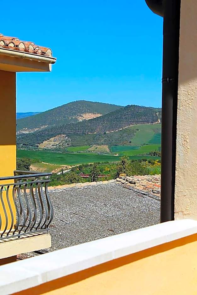 La Bodega Del Camino aka Albergue On TheLe