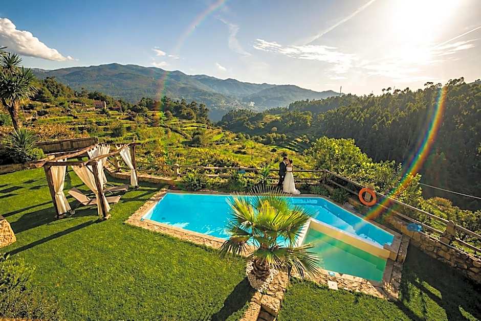 Casa Favo de Mel - Jacuzzi & Piscina - Refúgio na Montanha