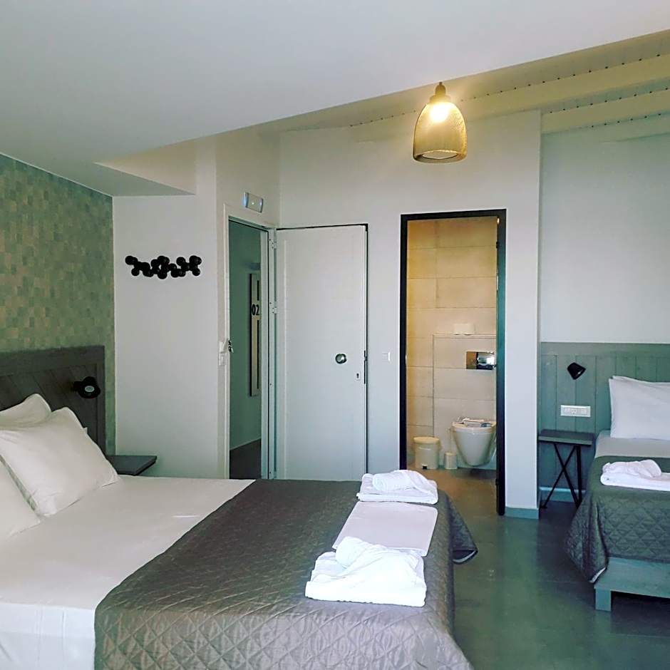 Foto 1 daripada 5 — 1 Double Bed or 2 Beds, Sea View
