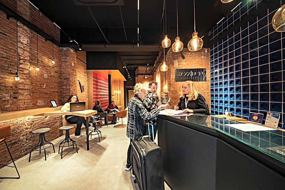 Habitat Apartments Hot Jazz