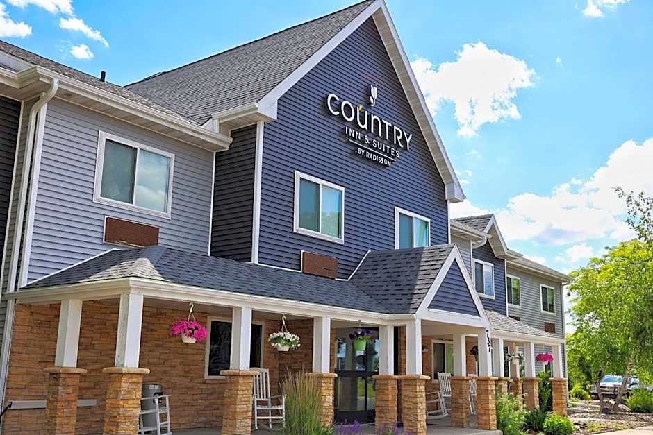 Photo 1 of 50 of Country Inn & Suites by Radisson, Sparta, WI