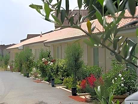 Logis Hotel L'Oliveraie