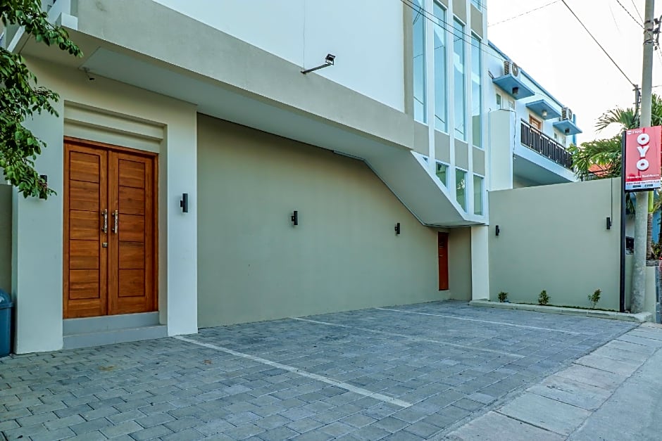 OYO 1200 Kencana Residence