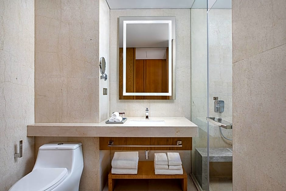 Four Points by Sheraton Shanghai, Kangqiao