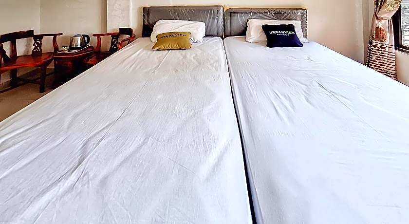 Urbanview Hotel Penginapan Ananda