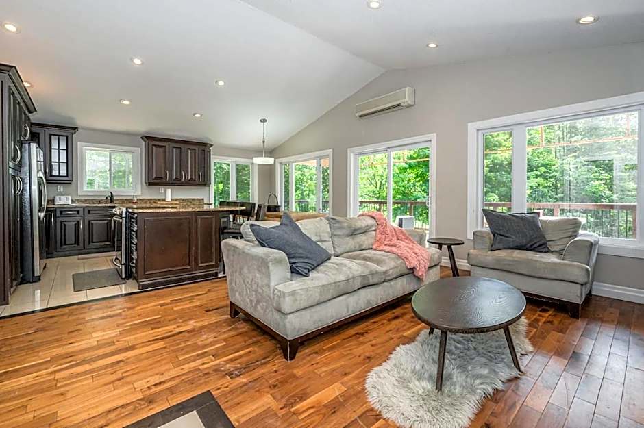 7-bed W Starlink , V-ball Near Beach!