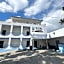 Shiri Hotel