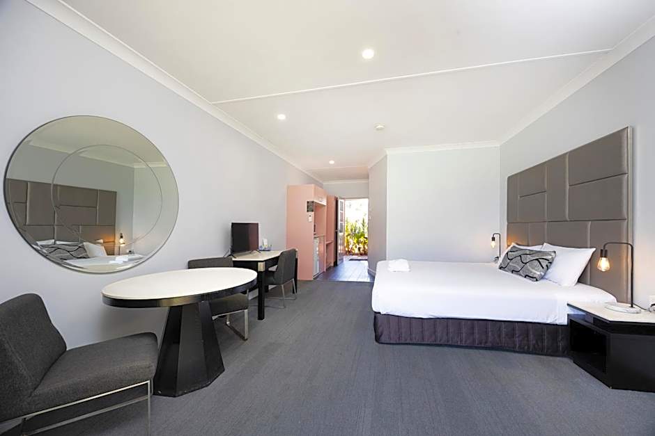 Island Palms Motor Inn