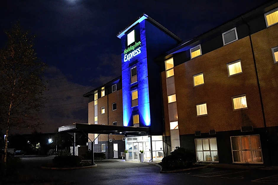 Holiday Inn Express Birmingham Star City By IHG