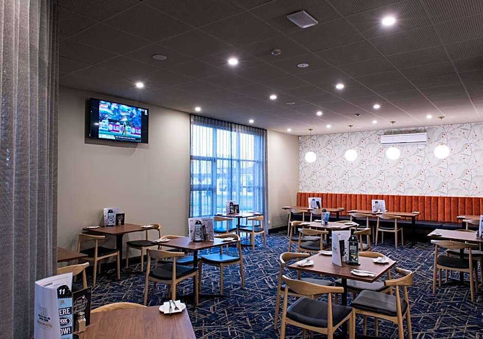 Nightcap at Hendon Hotel