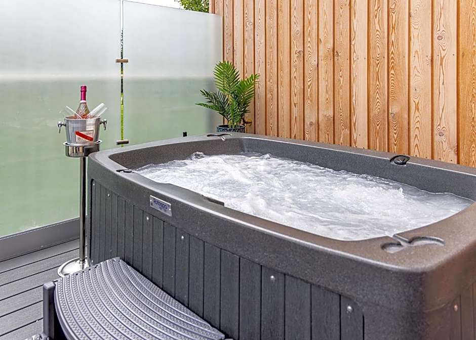 Woad Mill Lakeside Lodges