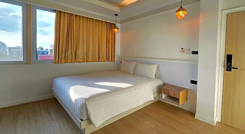 Sira Boutique - Newly renovated