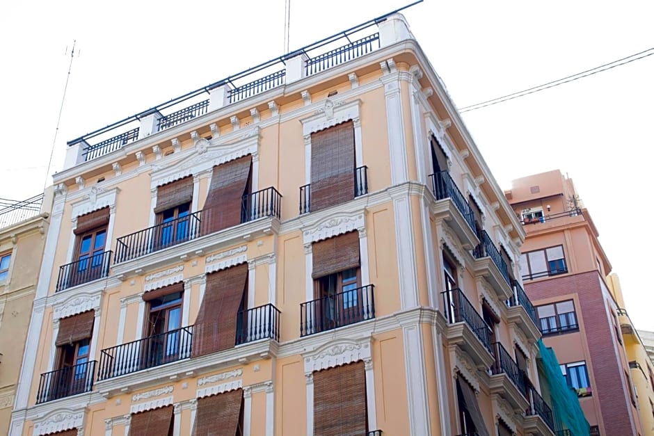 Living Valencia Apartments - Merced