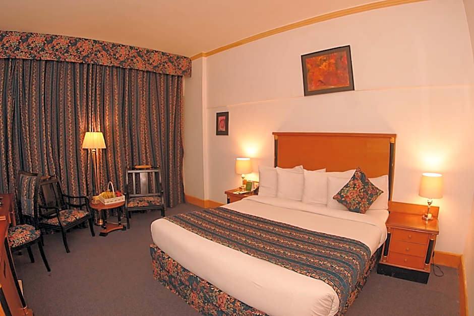Photo 1 of 8 of Royal 1 King Bed