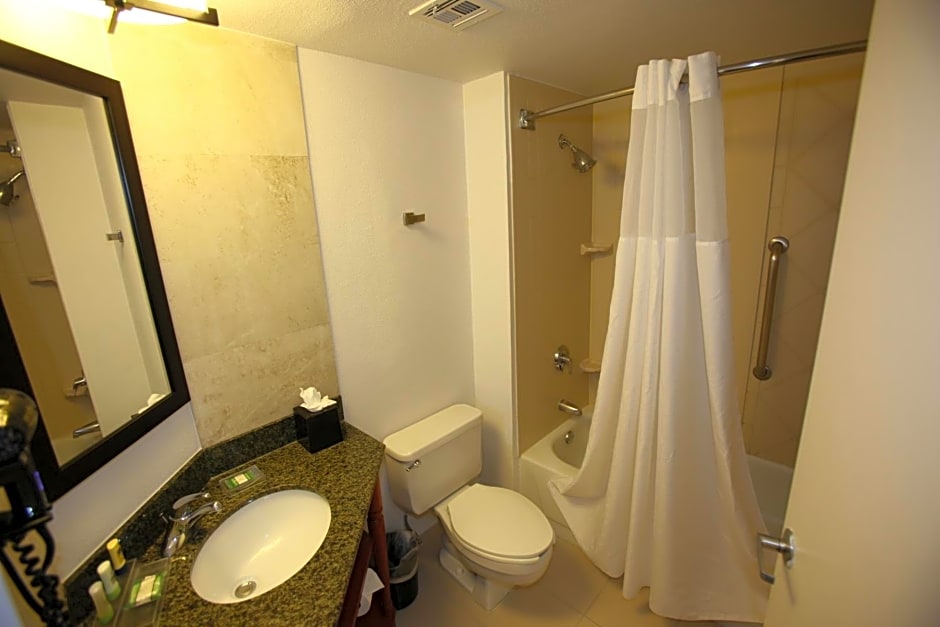 GreenTree Inn & Suites Phoenix Sky Harbor