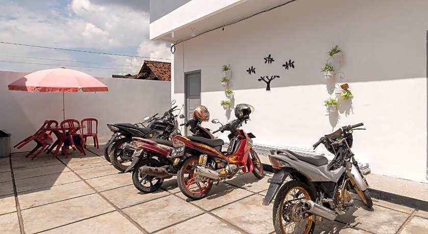 RedDoorz near Tugu Coklat Pesawaran Lampung