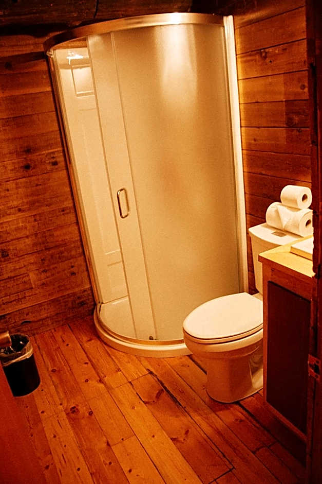 Rustic Woodland Cabin at Beaverfoot